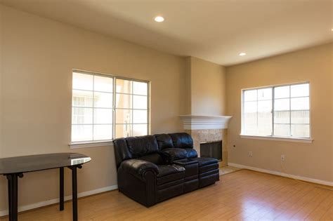 All utilities are included water, heat, ac, trash removal, and FREE WIFI. . Room for rent pasadena